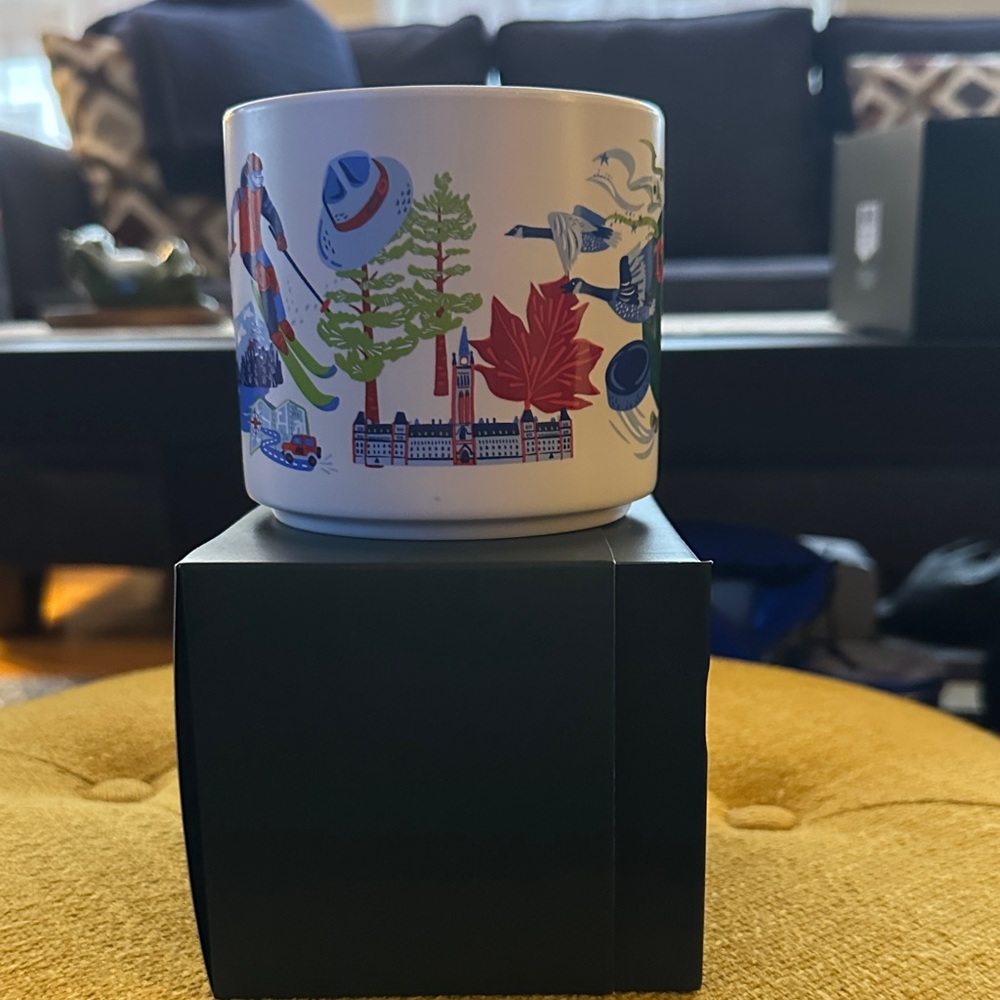 Canada Souvenir Mug with Red and Green Design - Picture 2 of 6